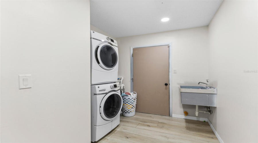 Homosassa, Florida 34446, 3 Bedroom Bedrooms, ,2 Bathroombathrooms,Residential,For Sale,Hollyhock,0,Mfrtb8542462