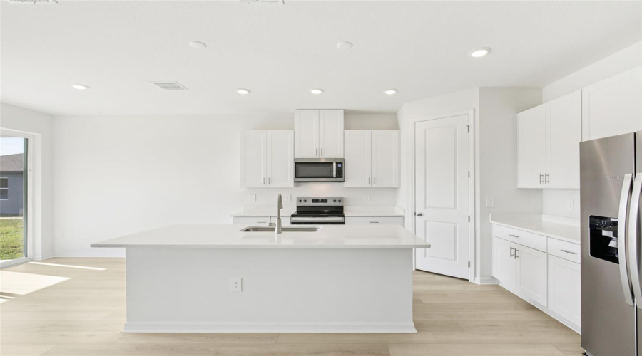 Palmetto, Florida 34221, 4 Bedroom Bedrooms, ,3 Bathroombathrooms,Residential,For Sale,Shellmore,0,Mfro6368267