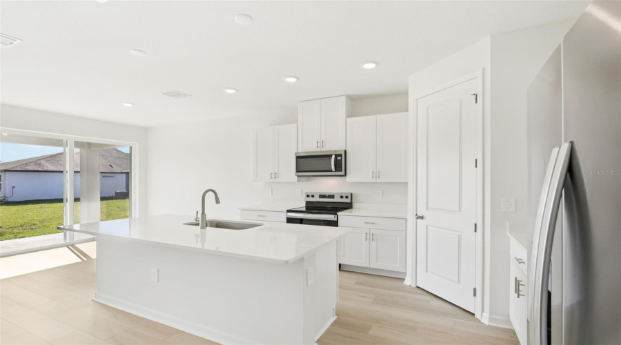 Palmetto, Florida 34221, 4 Bedroom Bedrooms, ,3 Bathroombathrooms,Residential,For Sale,Shellmore,0,Mfro6368267