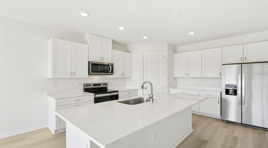 Palmetto, Florida 34221, 4 Bedroom Bedrooms, ,3 Bathroombathrooms,Residential,For Sale,Shellmore,0,Mfro6368267