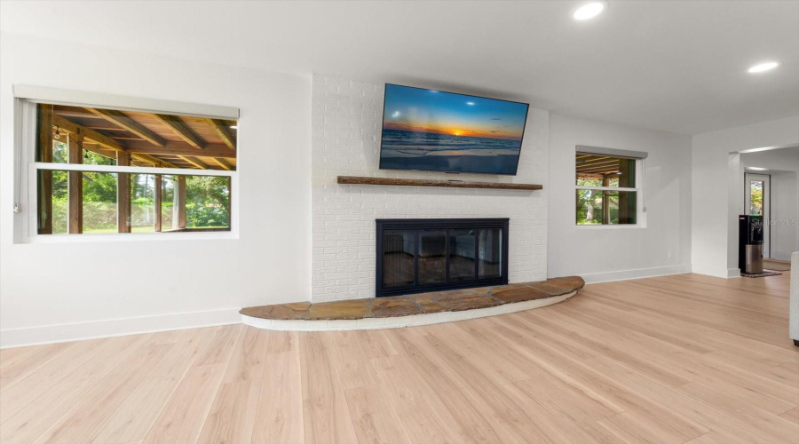 Largo, Florida 33774, 4 Bedroom Bedrooms, ,3 Bathroombathrooms,Residential,For Sale,108Th,0,Mfrtb8542190