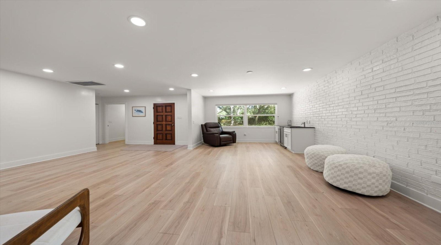 Largo, Florida 33774, 4 Bedroom Bedrooms, ,3 Bathroombathrooms,Residential,For Sale,108Th,0,Mfrtb8542190