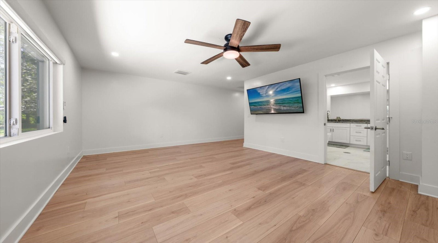 Largo, Florida 33774, 4 Bedroom Bedrooms, ,3 Bathroombathrooms,Residential,For Sale,108Th,0,Mfrtb8542190