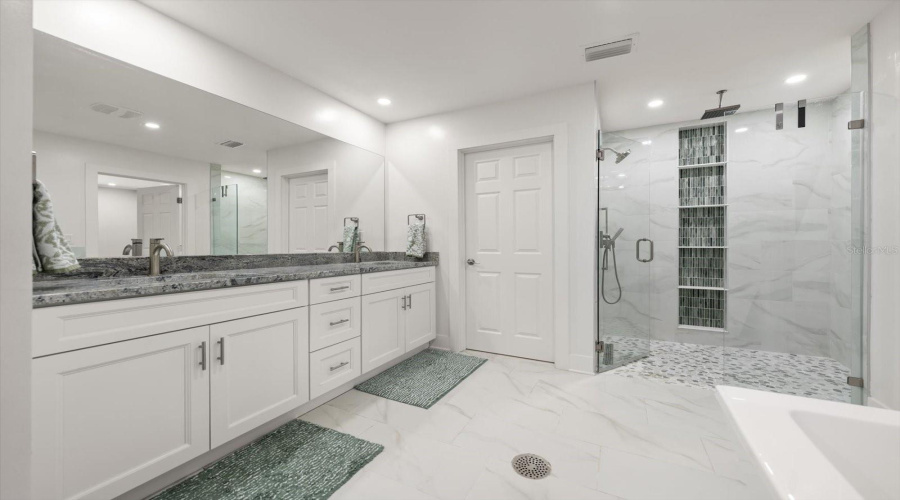 Largo, Florida 33774, 4 Bedroom Bedrooms, ,3 Bathroombathrooms,Residential,For Sale,108Th,0,Mfrtb8542190