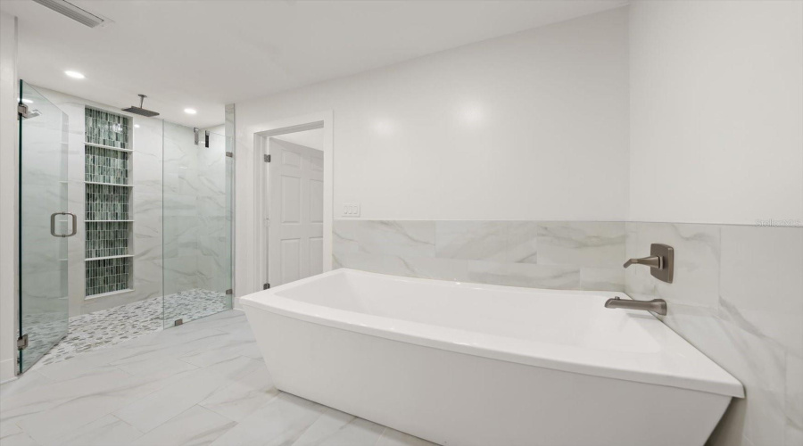 Largo, Florida 33774, 4 Bedroom Bedrooms, ,3 Bathroombathrooms,Residential,For Sale,108Th,0,Mfrtb8542190