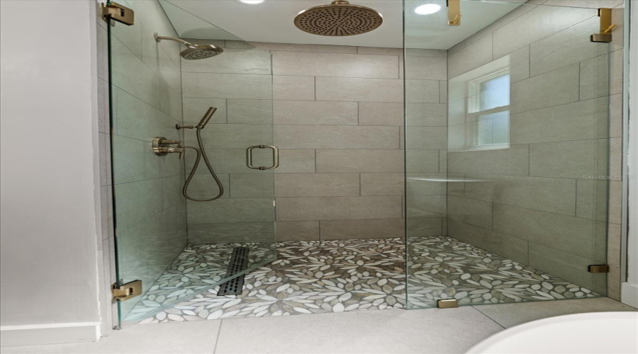 Largo, Florida 33774, 4 Bedroom Bedrooms, ,3 Bathroombathrooms,Residential,For Sale,108Th,0,Mfrtb8542190