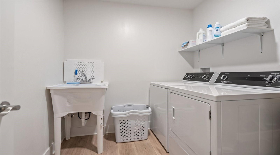 Largo, Florida 33774, 4 Bedroom Bedrooms, ,3 Bathroombathrooms,Residential,For Sale,108Th,0,Mfrtb8542190