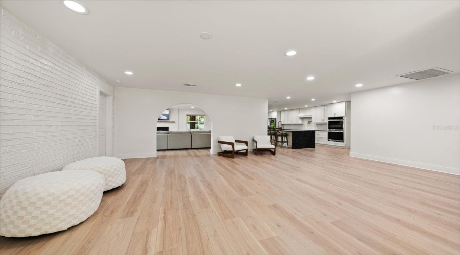 Largo, Florida 33774, 4 Bedroom Bedrooms, ,3 Bathroombathrooms,Residential,For Sale,108Th,0,Mfrtb8542190