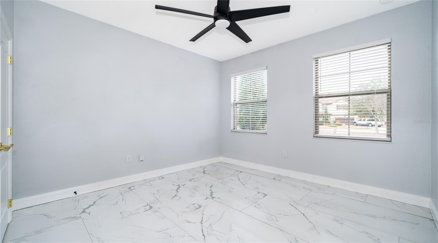 Downstairs Guest/Flex/Office/Bdrm 4