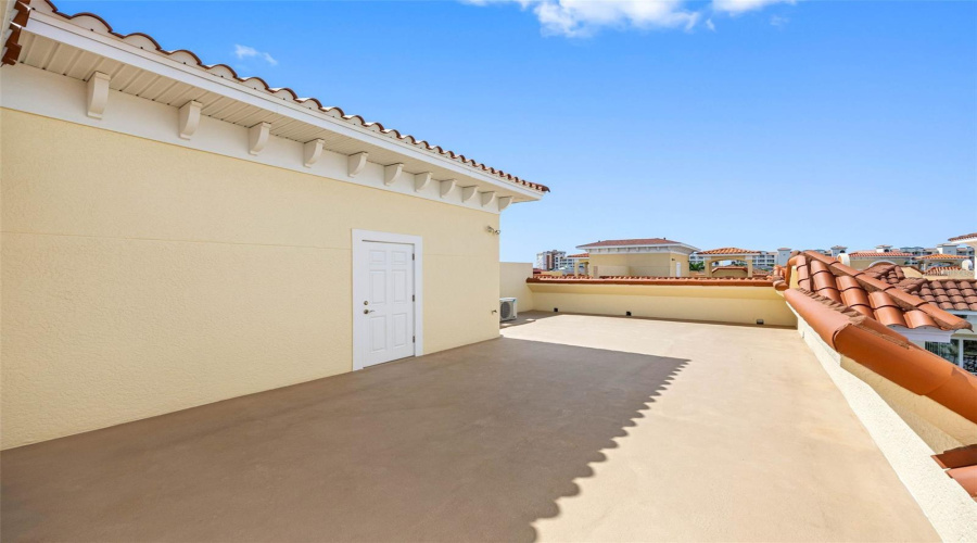 Redington Shores, Florida 33708, 3 Bedroom Bedrooms, ,3 Bathroombathrooms,Residential,For Sale,175Th Terrace,0,Mfrtb8465826