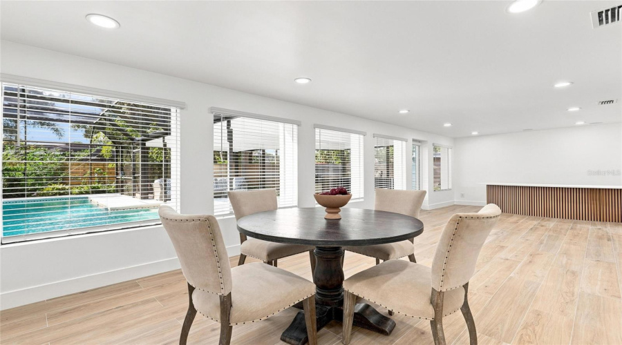 Sarasota, Florida 34231, 3 Bedroom Bedrooms, ,2 Bathroombathrooms,Residential,For Sale,Glades,0,Mfro6436687