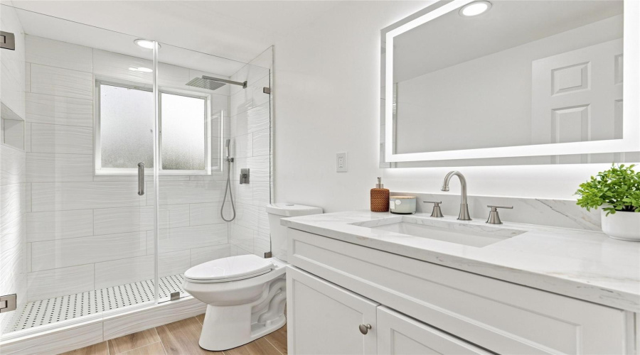 Sarasota, Florida 34231, 3 Bedroom Bedrooms, ,2 Bathroombathrooms,Residential,For Sale,Glades,0,Mfro6436687