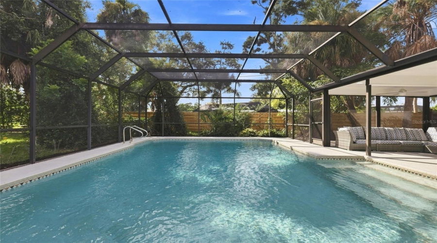 Sarasota, Florida 34231, 3 Bedroom Bedrooms, ,2 Bathroombathrooms,Residential,For Sale,Glades,0,Mfro6436687