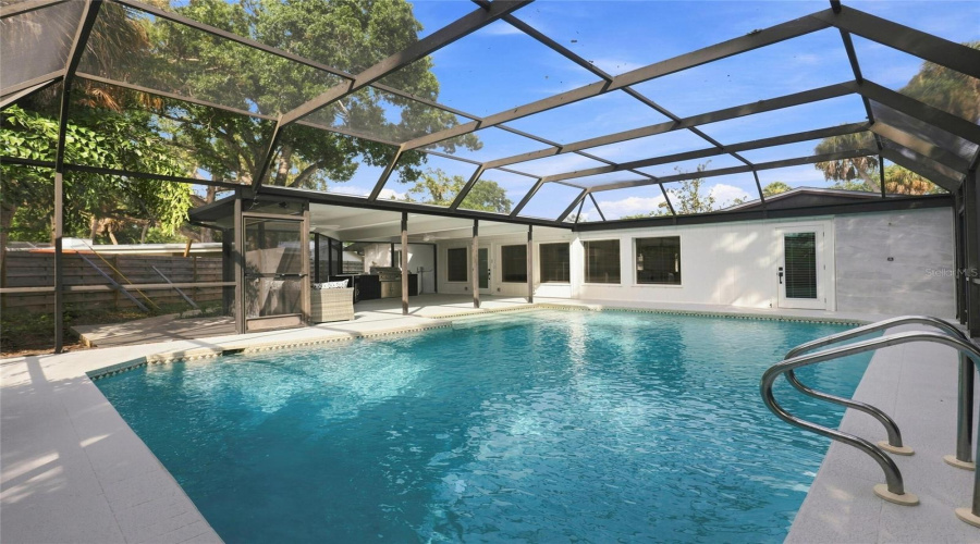 Sarasota, Florida 34231, 3 Bedroom Bedrooms, ,2 Bathroombathrooms,Residential,For Sale,Glades,0,Mfro6436687