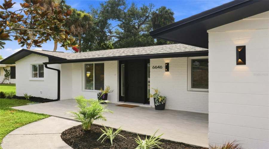 Sarasota, Florida 34231, 3 Bedroom Bedrooms, ,2 Bathroombathrooms,Residential,For Sale,Glades,0,Mfro6436687