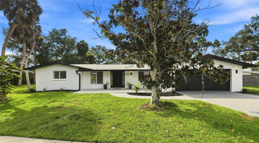 Sarasota, Florida 34231, 3 Bedroom Bedrooms, ,2 Bathroombathrooms,Residential,For Sale,Glades,0,Mfro6436687