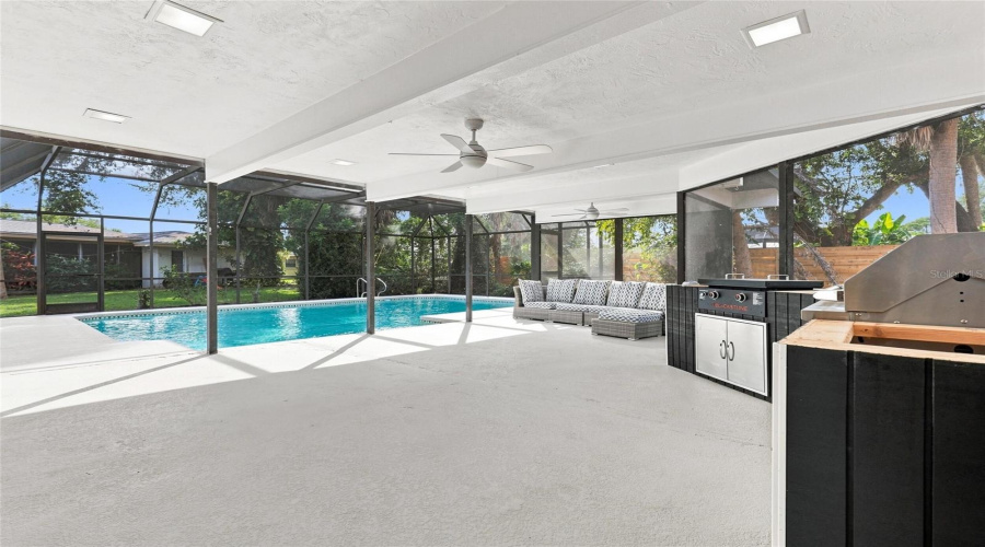 Sarasota, Florida 34231, 3 Bedroom Bedrooms, ,2 Bathroombathrooms,Residential,For Sale,Glades,0,Mfro6436687