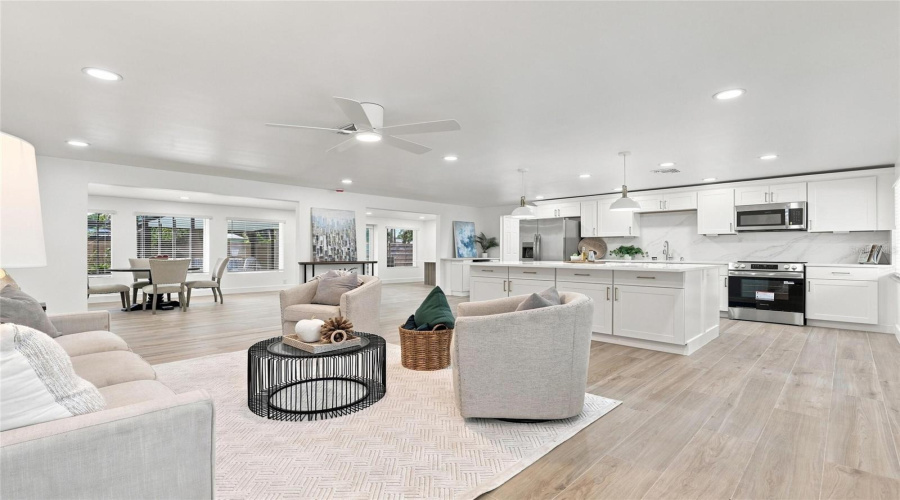 Sarasota, Florida 34231, 3 Bedroom Bedrooms, ,2 Bathroombathrooms,Residential,For Sale,Glades,0,Mfro6436687