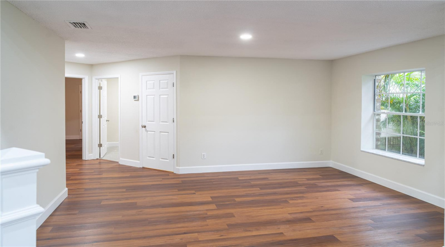 Oviedo, Florida 32765, 4 Bedroom Bedrooms, ,2 Bathroombathrooms,Residential,For Sale,Bentley,0,Mfro6340046