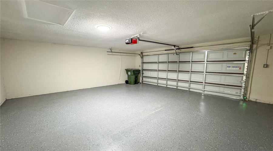 Oviedo, Florida 32765, 4 Bedroom Bedrooms, ,2 Bathroombathrooms,Residential,For Sale,Bentley,0,Mfro6340046