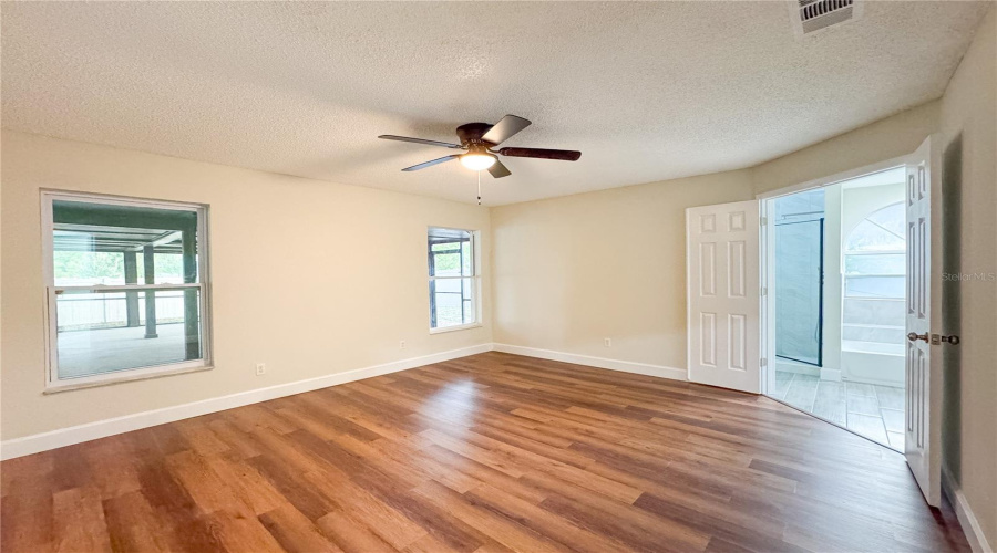 Oviedo, Florida 32765, 4 Bedroom Bedrooms, ,2 Bathroombathrooms,Residential,For Sale,Bentley,0,Mfro6340046