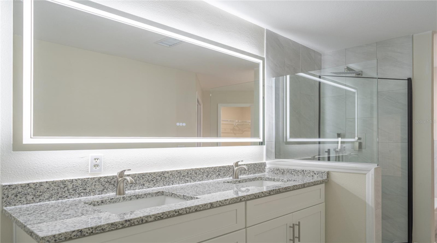 Oviedo, Florida 32765, 4 Bedroom Bedrooms, ,2 Bathroombathrooms,Residential,For Sale,Bentley,0,Mfro6340046