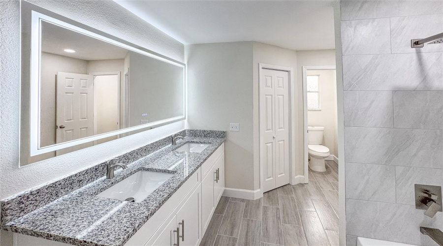 Oviedo, Florida 32765, 4 Bedroom Bedrooms, ,2 Bathroombathrooms,Residential,For Sale,Bentley,0,Mfro6340046