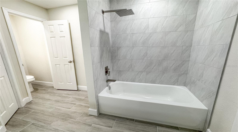 Oviedo, Florida 32765, 4 Bedroom Bedrooms, ,2 Bathroombathrooms,Residential,For Sale,Bentley,0,Mfro6340046