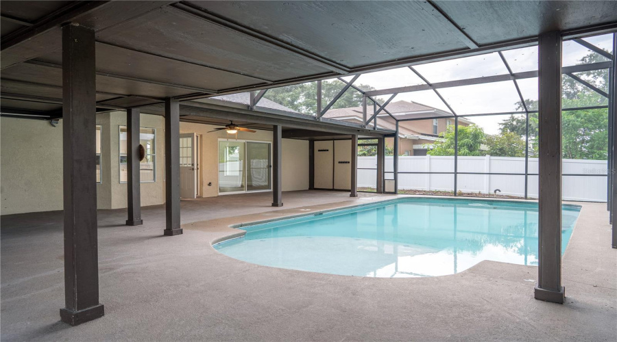 Oviedo, Florida 32765, 4 Bedroom Bedrooms, ,2 Bathroombathrooms,Residential,For Sale,Bentley,0,Mfro6340046
