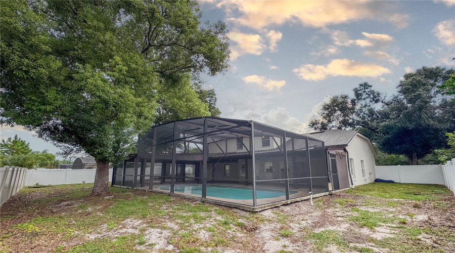 Oviedo, Florida 32765, 4 Bedroom Bedrooms, ,2 Bathroombathrooms,Residential,For Sale,Bentley,0,Mfro6340046