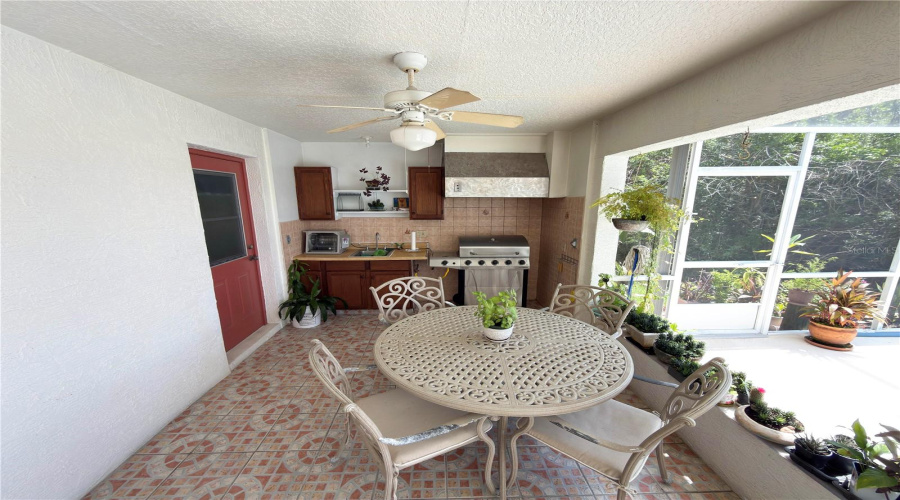 Outdoor Kitchen