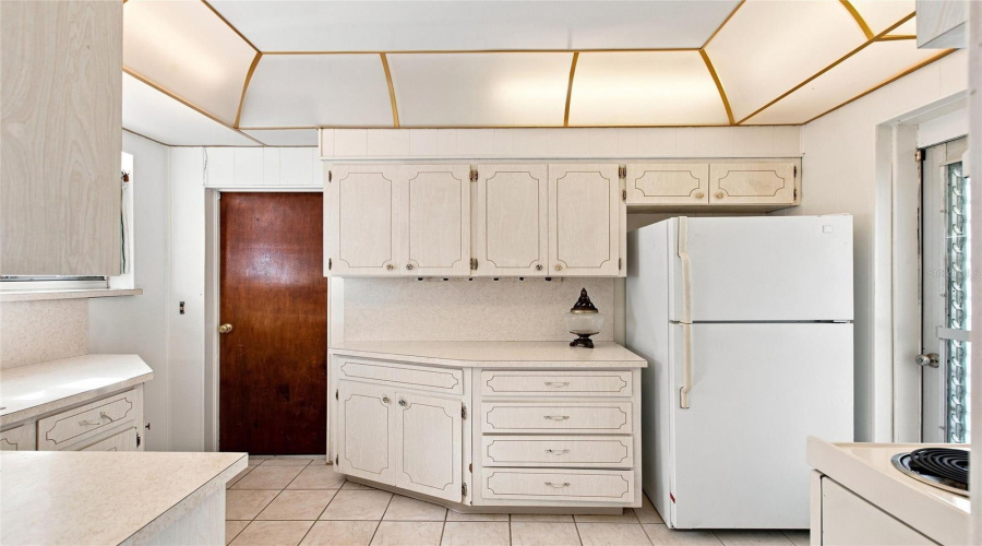 Winter Haven, Florida 33881, 2 Bedroom Bedrooms, ,1 Bathroombathrooms,Residential,For Sale,Avenue E,0,Mfrl4963449