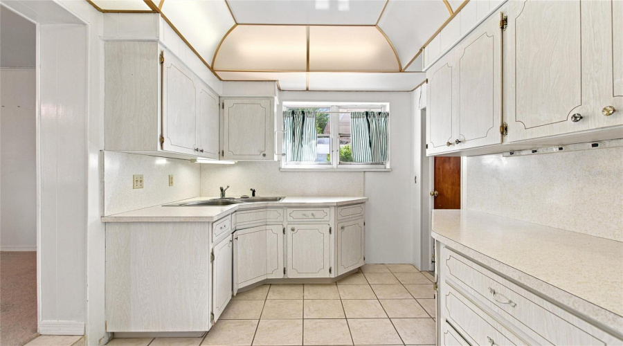 Winter Haven, Florida 33881, 2 Bedroom Bedrooms, ,1 Bathroombathrooms,Residential,For Sale,Avenue E,0,Mfrl4963449