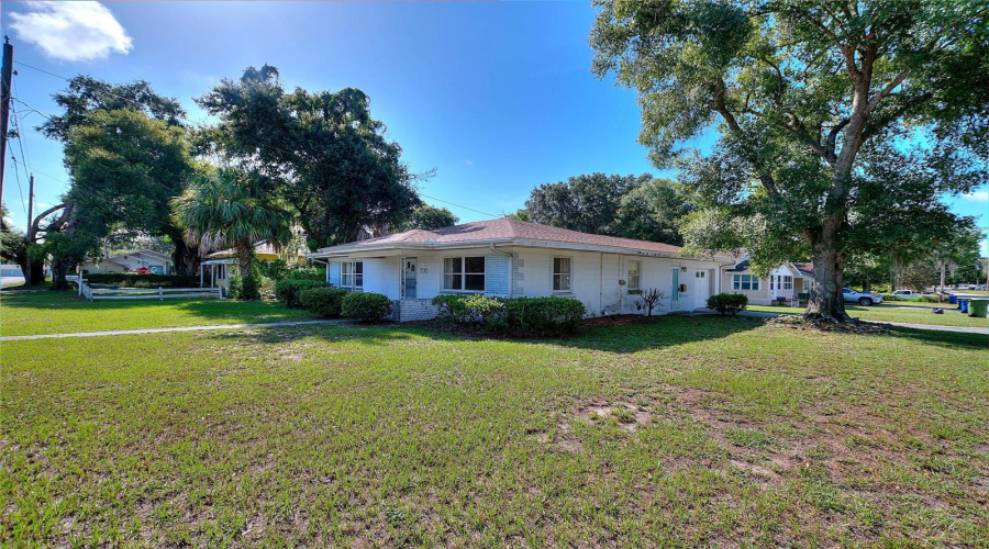 Winter Haven, Florida 33881, 2 Bedroom Bedrooms, ,1 Bathroombathrooms,Residential,For Sale,Avenue E,0,Mfrl4963449