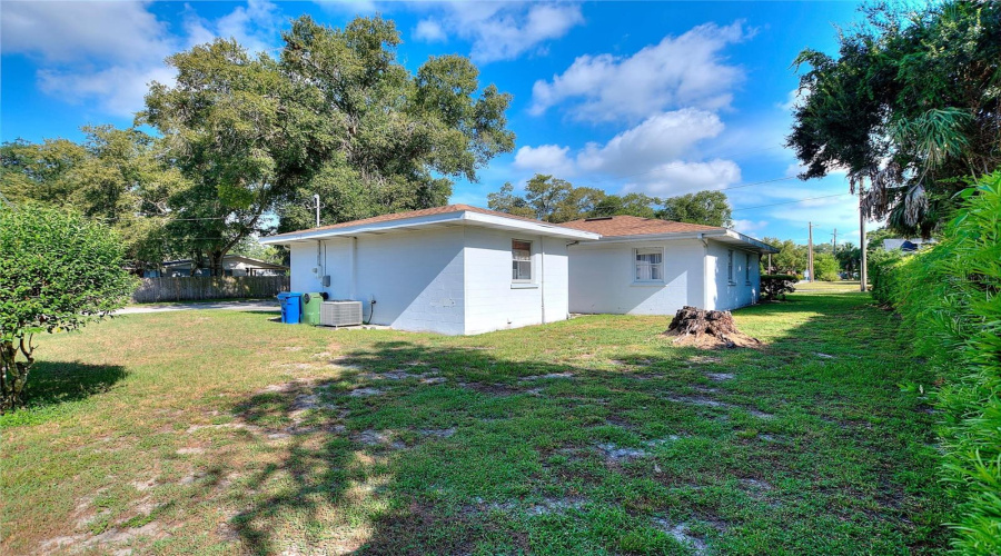 Winter Haven, Florida 33881, 2 Bedroom Bedrooms, ,1 Bathroombathrooms,Residential,For Sale,Avenue E,0,Mfrl4963449