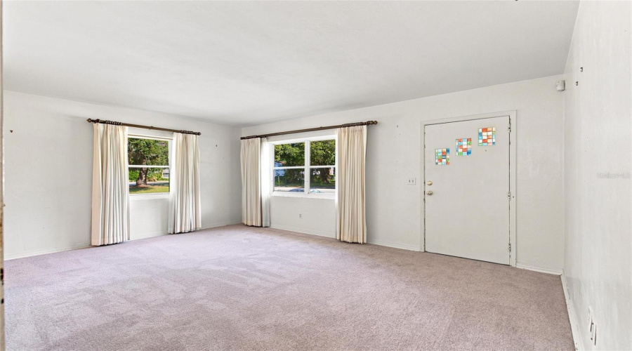 Winter Haven, Florida 33881, 2 Bedroom Bedrooms, ,1 Bathroombathrooms,Residential,For Sale,Avenue E,0,Mfrl4963449