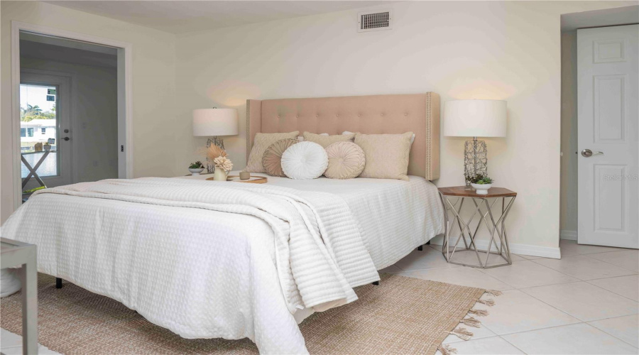 Longboat Key, Florida 34228, 2 Bedroom Bedrooms, ,2 Bathroombathrooms,Residential,For Sale,Spanish,0,Mfra4682513