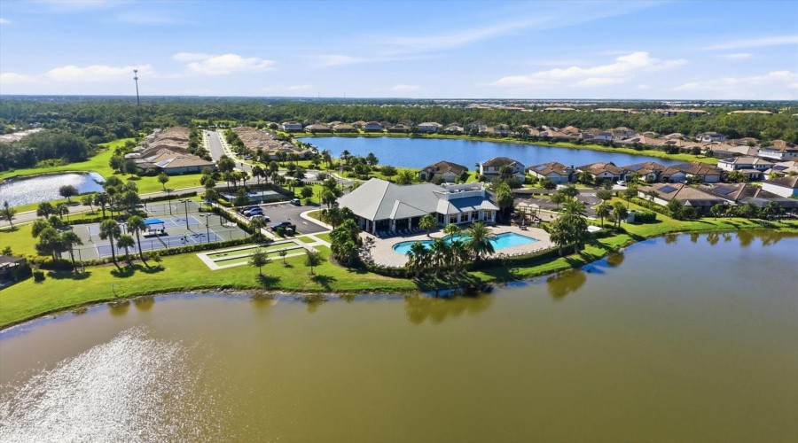 Bradenton, Florida 34211, 4 Bedroom Bedrooms, ,3 Bathroombathrooms,Residential,For Sale,Blue Ridge,0,Mfra4702589