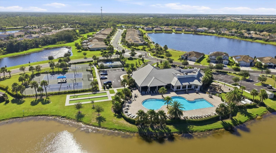 Bradenton, Florida 34211, 4 Bedroom Bedrooms, ,3 Bathroombathrooms,Residential,For Sale,Blue Ridge,0,Mfra4702589