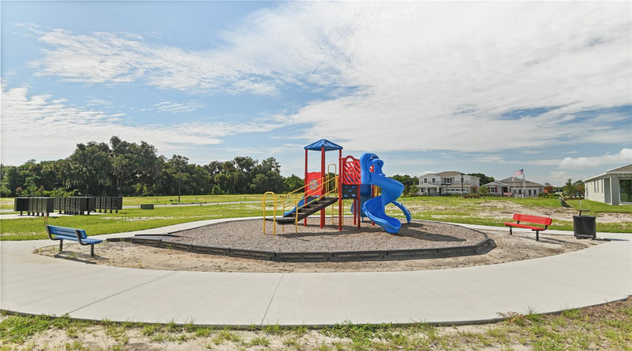 Umatilla, Florida 32784, 5 Bedroom Bedrooms, ,3 Bathroombathrooms,Residential,For Sale,Flag Lilly,0,Mfrs5144293