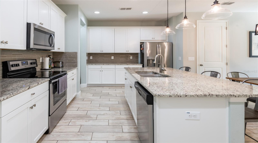 Lutz, Florida 33558, 3 Bedroom Bedrooms, ,2 Bathroombathrooms,Residential,For Sale,Althea Blue,0,Mfrtb8541905