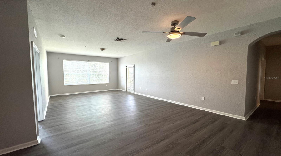 Orlando, Florida 32829, 3 Bedroom Bedrooms, ,2 Bathroombathrooms,Residential,For Sale,Buccilli,0,Mfrs5156331