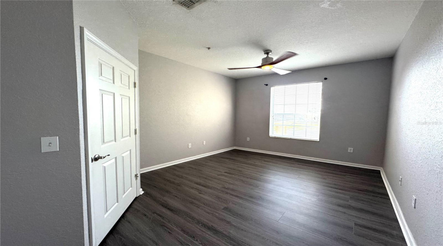 Orlando, Florida 32829, 3 Bedroom Bedrooms, ,2 Bathroombathrooms,Residential,For Sale,Buccilli,0,Mfrs5156331