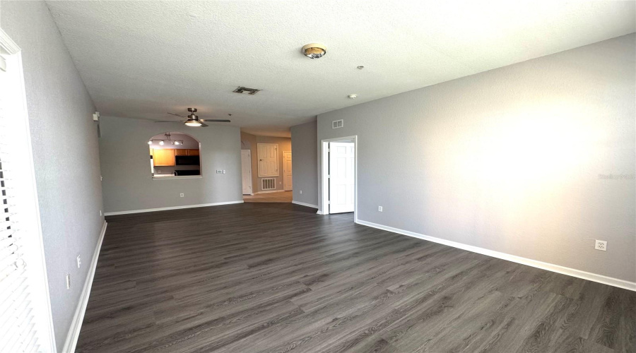 Orlando, Florida 32829, 3 Bedroom Bedrooms, ,2 Bathroombathrooms,Residential,For Sale,Buccilli,0,Mfrs5156331