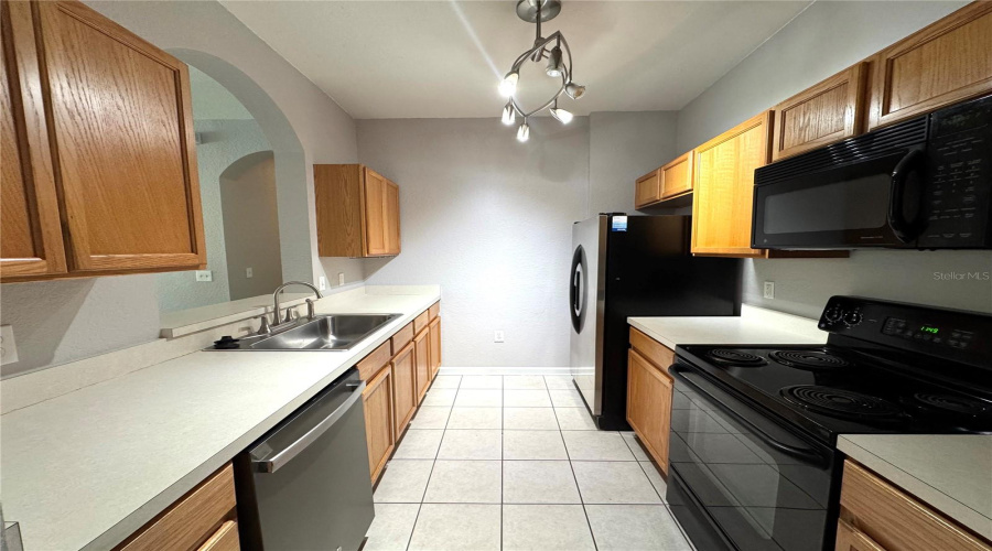 Orlando, Florida 32829, 3 Bedroom Bedrooms, ,2 Bathroombathrooms,Residential,For Sale,Buccilli,0,Mfrs5156331
