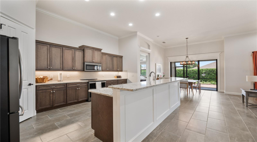 Lakeland, Florida 33810, 2 Bedroom Bedrooms, ,2 Bathroombathrooms,Residential,For Sale,Lake James,0,Mfrtb8508066