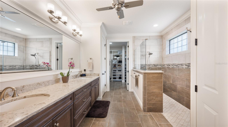 Lakeland, Florida 33810, 2 Bedroom Bedrooms, ,2 Bathroombathrooms,Residential,For Sale,Lake James,0,Mfrtb8508066