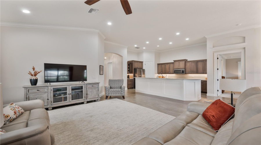 Lakeland, Florida 33810, 2 Bedroom Bedrooms, ,2 Bathroombathrooms,Residential,For Sale,Lake James,0,Mfrtb8508066