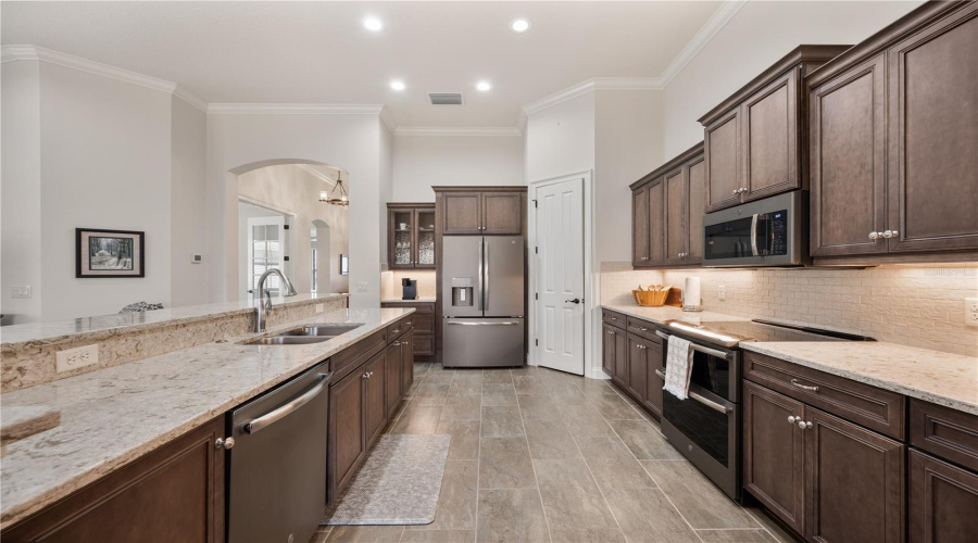 Lakeland, Florida 33810, 2 Bedroom Bedrooms, ,2 Bathroombathrooms,Residential,For Sale,Lake James,0,Mfrtb8508066