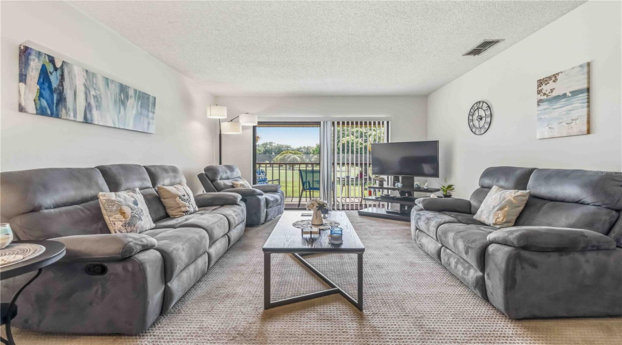 Rockledge, Florida 32955, 2 Bedroom Bedrooms, ,2 Bathroombathrooms,Residential,For Sale,Fiske,0,Mfro6412138